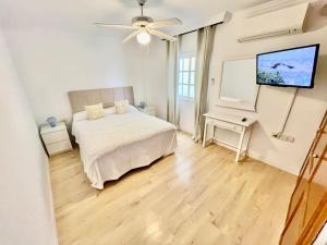 Imagen de la galería de Ático Seima Mar de Alcalá, en Alcalá 34 fotos más