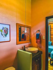 Fotografie z fotogalerie ubytování Selva Madre Eco-Sanctuary v destinaci Cahuita + 37 fotografií