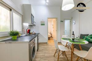 Una cocina o cocineta en Apartamento El Nido 16 fotos más