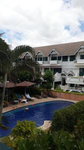 Kolam renang di atau dekat dengan Jon Thaihouse