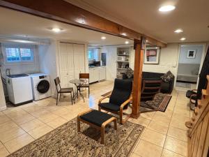 Fotografie z fotogalerie ubytování First Floor One Bedroom Apartment with Full Kitchen & Bath ve Washingtonu