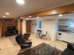 Fotografie z fotogalerie ubytování First Floor One Bedroom Apartment with Full Kitchen & Bath ve Washingtonu