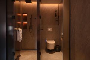 Foto dalla galleria di 和风景里四合院酒店 后海恭王府店 a Pechino
