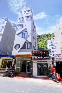 Gallery image of Cat Ba Madame Duyen Hotel in Cat Ba