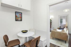 Ruang duduk di Katoomba Getaway 3 +10 gambar