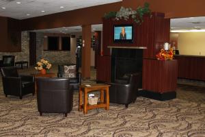 Lobbyn eller receptionsområdet på Gladstone Inn and Suites