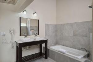 Bagno di Hawksbill Resort Antigua - All Inclusive