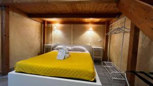A bed or beds in a room at Double B Ferruccio I