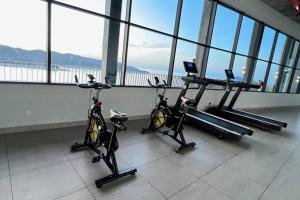 Líkamsræktarstöð og/eða líkamsræktaraðstaða á JQ Little Angle 3 小天使民宿3 NEW High Floor Seaview Netflix 6pax