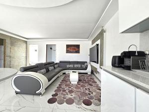 Posedenie v ubytovaní Maison Sapiac - 4pers - 2 chambres - 3 lits - Clim réversible - Terrasse ombragée et grand jardin - Piscine saison estivale