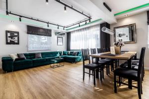 Część wypoczynkowa w obiekcie HouseCube, Bar , prywatne Kino, Bilard , Luxus