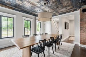 Φωτογραφία από το άλμπουμ του Charming Newly Renovated House Next Door to Track σε Saratoga Springs