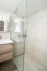 Et badeværelse på FeWo Traum auf Rhodos + 21 billeder