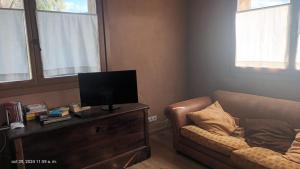 Telewizja i/lub zestaw kina domowego w obiekcie Casa rural Lastoetxe