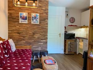 Kuchnia lub aneks kuchenny w obiekcie Pied des Pistes, 2 pièces, 6pers, Piscine et Sauna