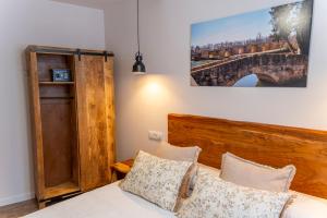 Hotel Rural La Bodega del Baldomero客房内的一张或多张床位