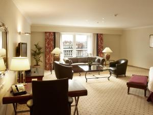 Posezení v ubytování Hilton Antwerp Old Town