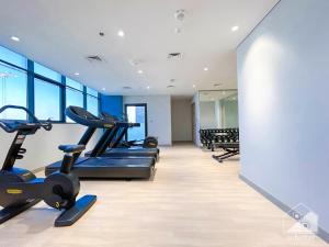 Γυμναστήριο ή/και όργανα γυμναστικής στο Studio in Azizi Riviera Comfort and Convenience