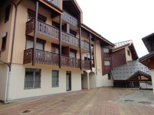 Zdjęcie z galerii obiektu Studio cosy 5 pers avec balcon, au centre, proche remontées mécaniques et commerces - FR-1-572-202 w mieście Arâches-la-Frasse