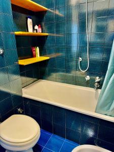 Bilik mandi di Martina's Nest