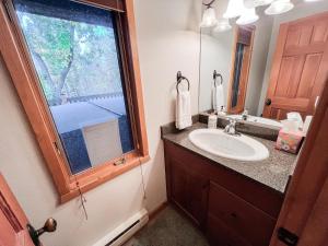 Ένα μπάνιο στο Alpine Acres +43 φωτογραφίες