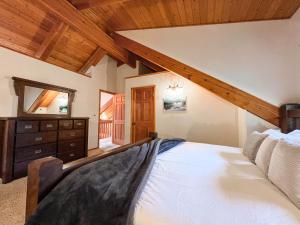 Ένα ή περισσότερα κρεβάτια σε δωμάτιο στο Alpine Acres