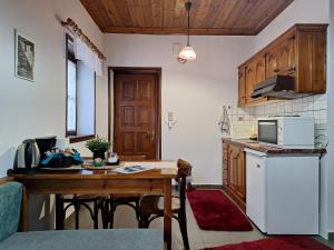 Cuina o zona de cuina de Potamolithos Suites
