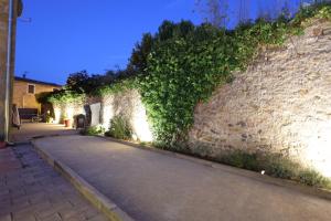 Fotografie z fotogalerie ubytování Maison Dix Chambres d'hôtes et Espace SPA Bien être v destinaci Néffiès