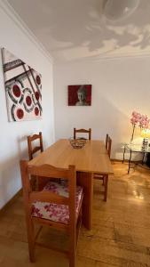 Część wypoczynkowa w obiekcie Apartments Madrid Suite Aeropuerto, IFEMA