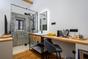 Ένα μπάνιο στο Exclusive Rooms Porto +44 φωτογραφίες
