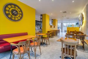 Posezení v ubytování B&B HOTEL Mons Gare