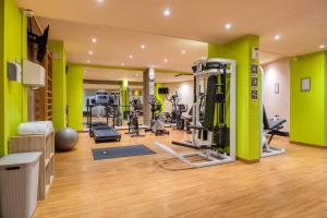 Fitness centrum a/nebo fitness zařízení v ubytování B&B HOTEL Mons Centre