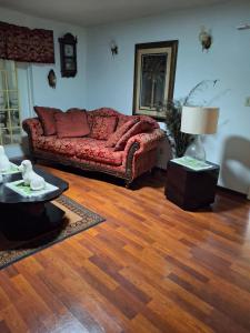 Ruang duduk di Hidden Gem On Dobson
