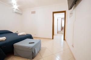 A seating area at A 31 Passi dal Mare