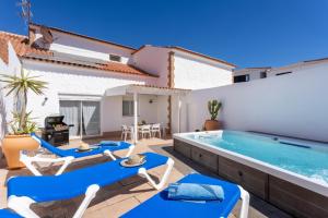 Basen w obiekcie Casa Naranja - Heated Pool - BBQ - Terrace - Free Wifi - Child & Pet-Friendly - 3 bedrooms - 6 people lub w pobliżu