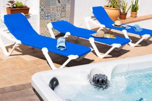 Basen w obiekcie Casa Naranja - Heated Pool - BBQ - Terrace - Free Wifi - Child & Pet-Friendly - 3 bedrooms - 6 people lub w pobliżu