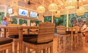 Restoran või mõni muu söögikoht majutusasutuses Anthony's Key Resort