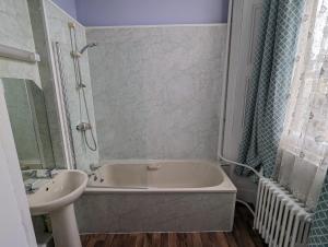 Koupelna v ubytování Eliza House