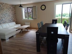 Χώρος καθιστικού στο Villa avec piscine au calme à la campagne +15 φωτογραφίες