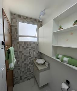Koupelna v ubytování Apto 2 Quartos c/ Suíte Sala c/ Varanda - Vista Mar Cabedelo