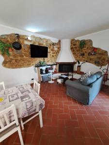 Μια τηλεόραση ή/και κέντρο ψυχαγωγίας στο IlMareaDuePassi Guest House