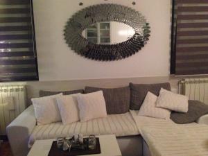 Posezení v ubytování Apartment Sweet Dreams-close to ZOO,Dinamo stadium and the city center