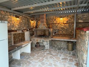 Dapur atau dapur kecil di Emmanouil Pappas Traditional Villa