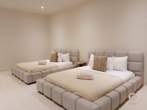 Postel nebo postele na pokoji v ubytování Casa Vida Luxury Villa 6bd 7br sleeps up to 19 in Aldea Zama Tulum + 24 fotografií