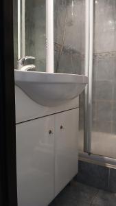 Koupelna v ubytování Appar T2 4 lits vue montagne Rez de chaussée + 20 fotografií