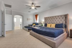 Et opholdsområde på Carolina Blue Luxurious NV Retreat + 61 billeder