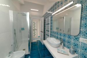 Bagno di Luxury Seaview Villa with Jacuzzi, Sauna & Gym in Amalfi Coast - Villa Dorotea