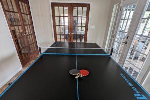 Πινγκ πονγκ στο Cedar Creek Ranch ή εκεί κοντά