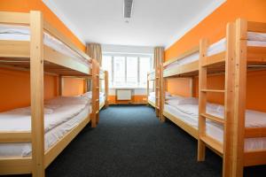 Benedikt City Center Hostel客房内的一张或多张床位