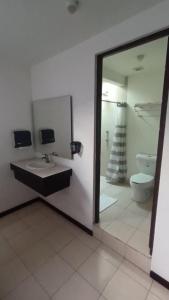 Koupelna v ubytování Hotel Ross